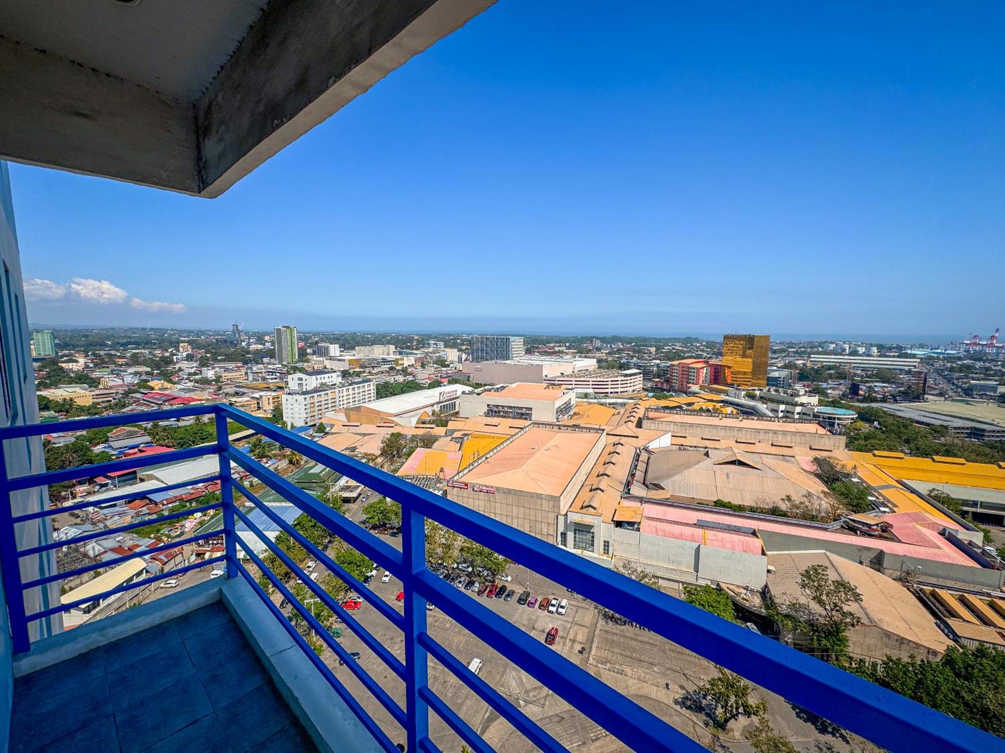 The Loop 2Br Fully Furnished Corner Unit W Balcony Apartment Cagayan de Oro Exterior photo